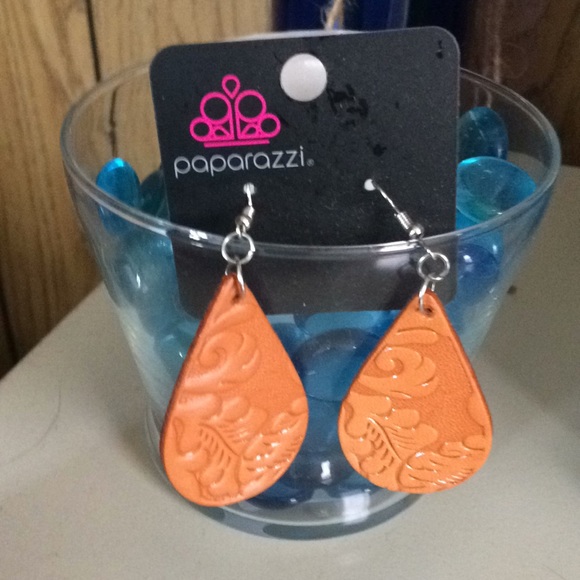 paparazzi Jewelry - Leather look earrings